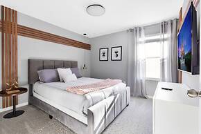 Avatar Theme 7 BR Luxury Decor at Solara