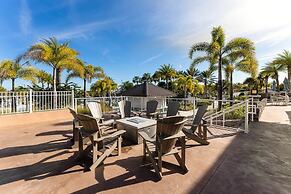 Avatar Theme 7 BR Luxury Decor at Solara