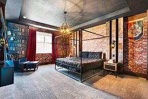 Avatar Theme 7 BR Luxury Decor at Solara