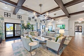 Avatar Theme 7 BR Luxury Decor at Solara