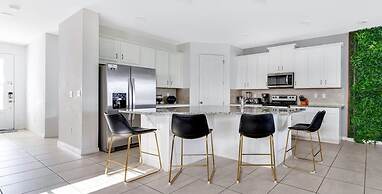 Avatar Theme 7 BR Luxury Decor at Solara