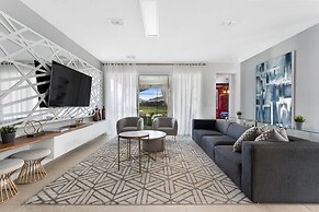 Avatar Theme 7 BR Luxury Decor at Solara