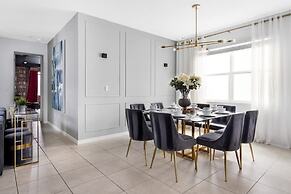 Avatar Theme 7 BR Luxury Decor at Solara