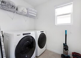 Avatar Theme 7 BR Luxury Decor at Solara