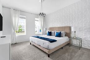 Avatar Theme 7 BR Luxury Decor at Solara