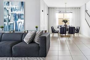 Avatar Theme 7 BR Luxury Decor at Solara