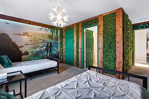 Avatar Theme 7 BR Luxury Decor at Solara