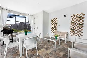 Avatar Theme 7 BR Luxury Decor at Solara