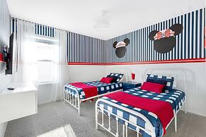 Avatar Theme 7 BR Luxury Decor at Solara