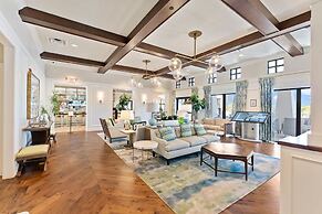 Avatar Theme 7 BR Luxury Decor at Solara