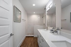 New Listing - Modern Decor 4 BR Townhouse