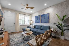 New Listing - Modern Decor 4 BR Townhouse