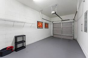 New Listing - Modern Decor 4 BR Townhouse