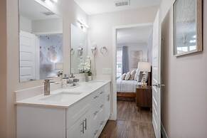 New Listing - Modern Decor 4 BR Townhouse