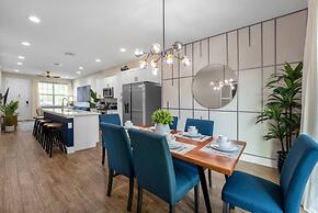 New Listing - Modern Decor 4 BR Townhouse