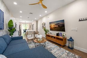 New Listing - Modern Decor 4 BR Townhouse