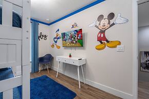 New Listing - Modern Decor 4 BR Townhouse