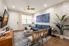 New Listing - Modern Decor 4 BR Townhouse