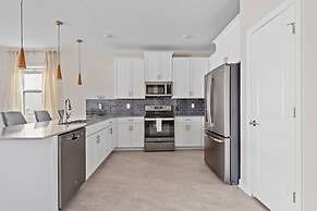 7BR Themed Bedroom and Pool 18 Guests