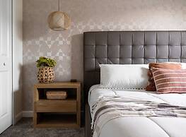 7BR Themed Bedroom and Pool 18 Guests