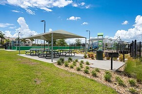 Beautiful Decor 2BR Apartment Near Disney