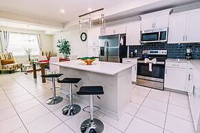 Beautiful Decor 2BR Apartment Near Disney