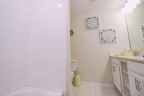 Beautiful Decor 2BR Apartment Near Disney