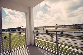 Beautiful Decor 2BR Apartment Near Disney