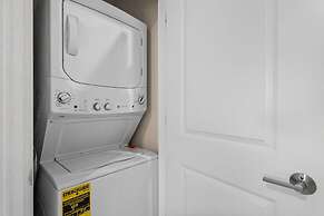 Cozy Stylish 2BR Condo Prime Storey Lake Spot