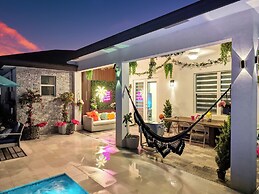 The Cozy Palm House