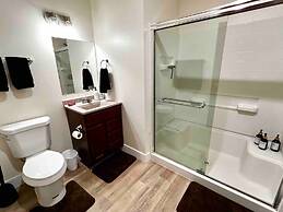 New York Style Home 10 Minutes To SNA Disneyland