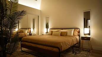 New York Style Home 10 Minutes To SNA Disneyland