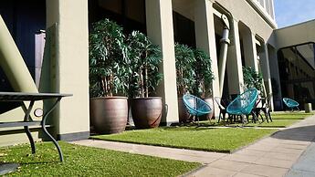 New York Style Home 10 Minutes To SNA Disneyland