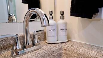 New York Style Home 10 Minutes To SNA Disneyland