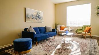 Cozy 2-br Home Near Disneyland Pool Hot Tub GYM