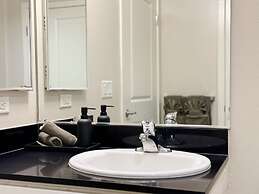 Stylish Retreat W Pool GYM Parking 10min to Cedars