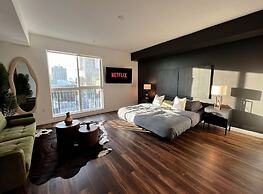 Modern Cosmopolitan APT Mid-hollywood Free Parking