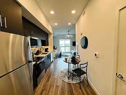 Contemporary Mid-hollywood Home Dtla View Parking