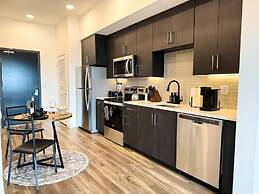 Contemporary Mid-hollywood Home Dtla View Parking