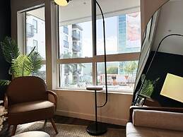 Modern Mid-hollywood Apt Sunset View Free Parking