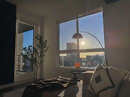 Sunny Home in Mid-hollywood Pool Free Parking