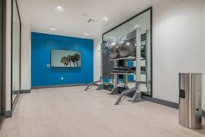 Sunny Home in Mid-hollywood Pool Free Parking