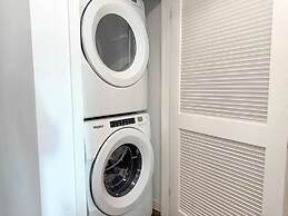 Sunny Home in Mid-hollywood Pool Free Parking