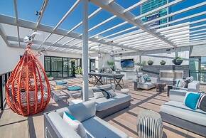 Sunny Home in Mid-hollywood Pool Free Parking