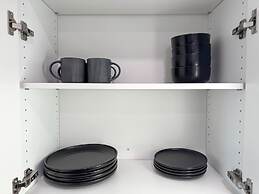 Sunny Home in Mid-hollywood Pool Free Parking