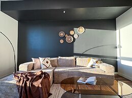 Sunny Home in Mid-hollywood Pool Free Parking