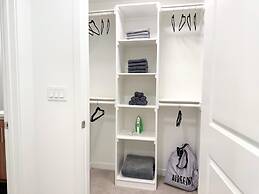 Sunny Home in Mid-hollywood Pool Free Parking