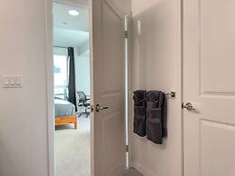 Sunny Home in Mid-hollywood Pool Free Parking