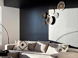 Sunny Home in Mid-hollywood Pool Free Parking