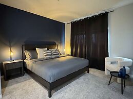 Modern Escape W Pool GYM Parking 10 Min to Cedars
